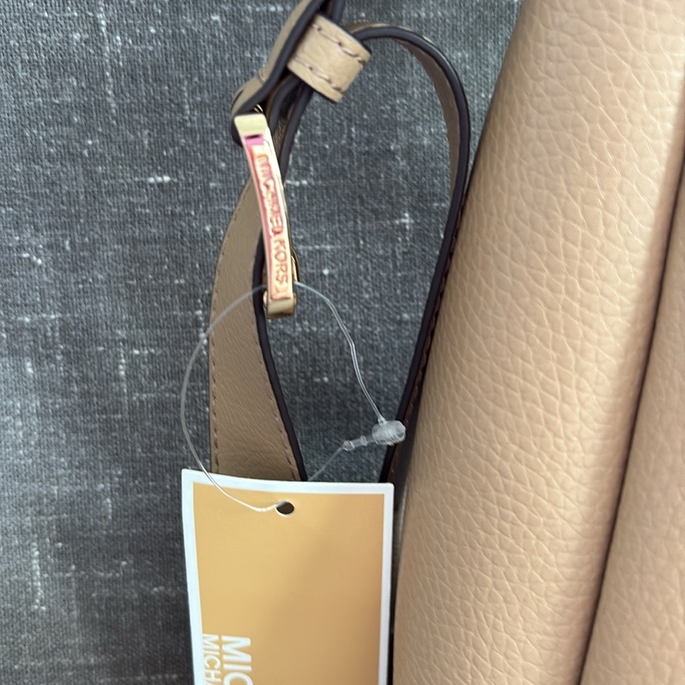 Michael Kors Birch Camel Leather Bag - Picture 3 of 6